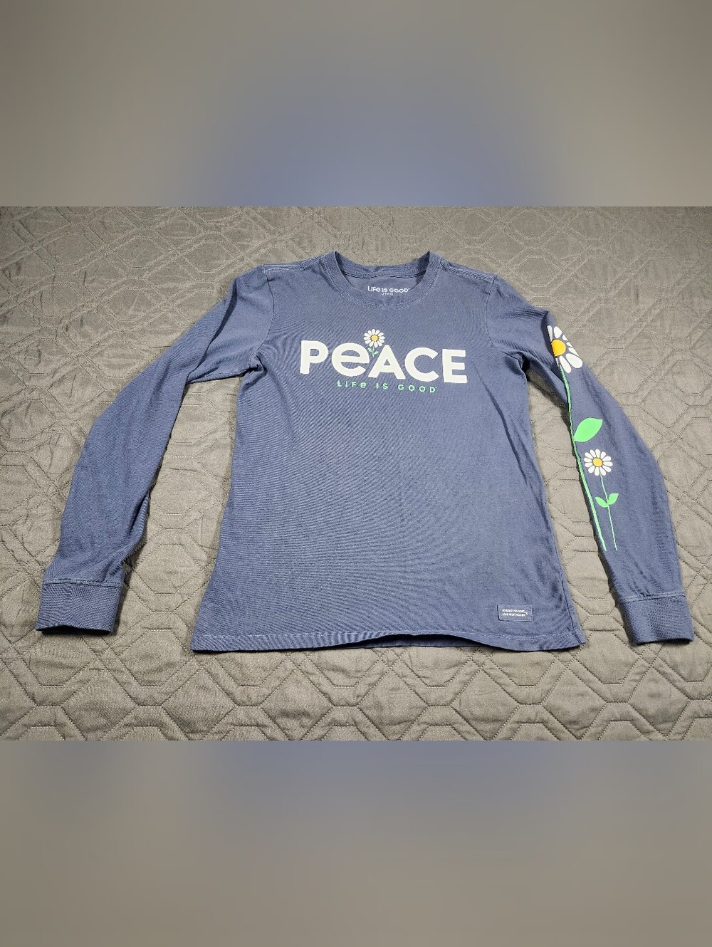 Life is Good Crusher Women's XS Blue Crew Neck Peace Daisy Tee light wear